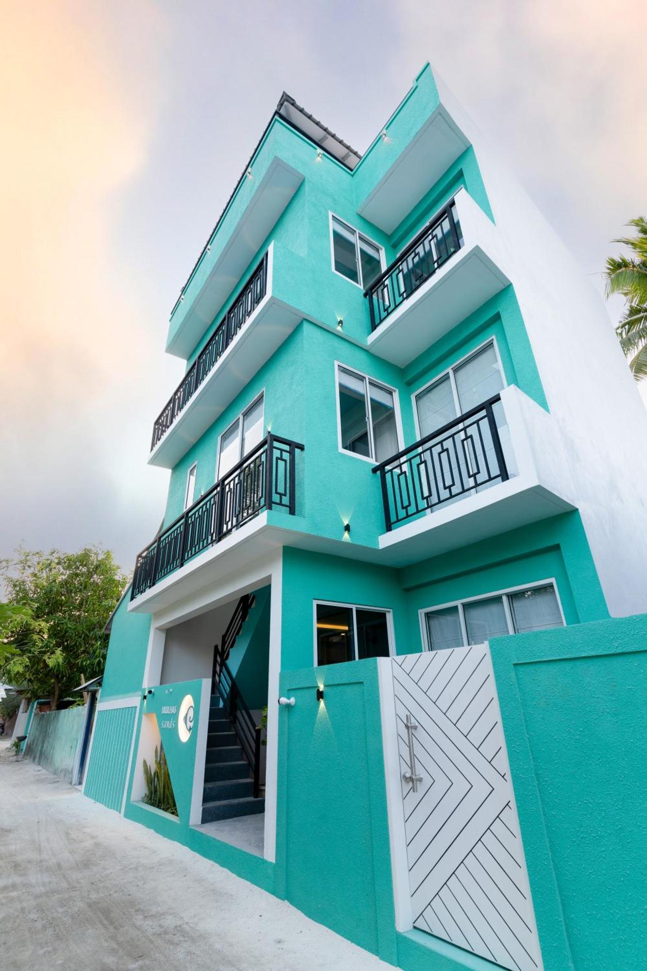 Ukulhas Sands 外观 照片